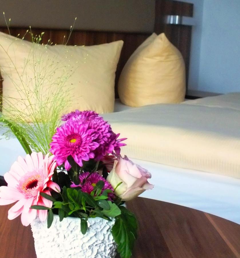 Hotel Loewen Мекенбойрен Екстериор снимка