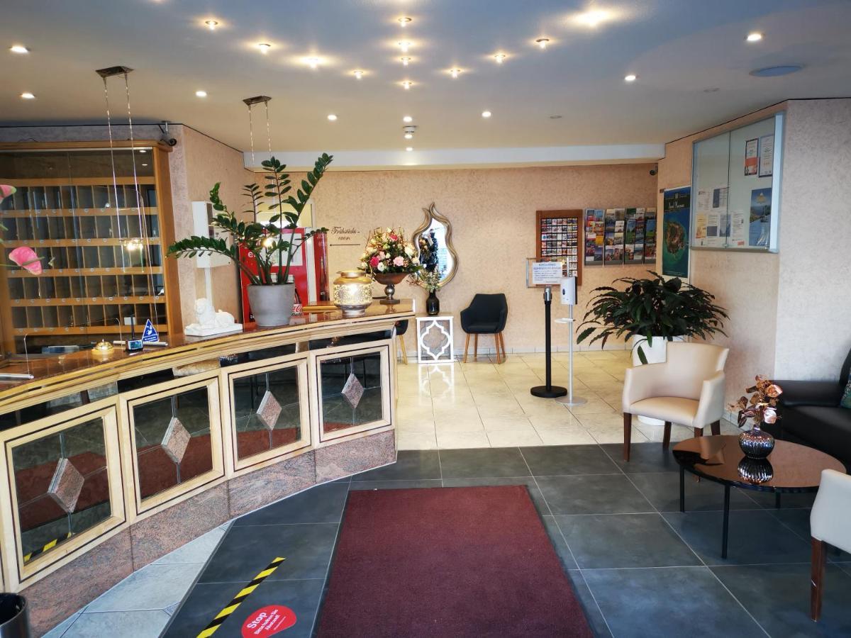 Hotel Loewen Мекенбойрен Екстериор снимка