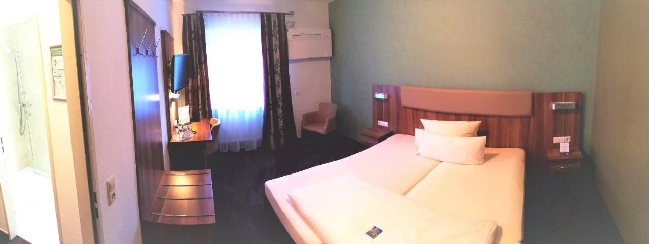 Hotel Loewen Мекенбойрен Екстериор снимка