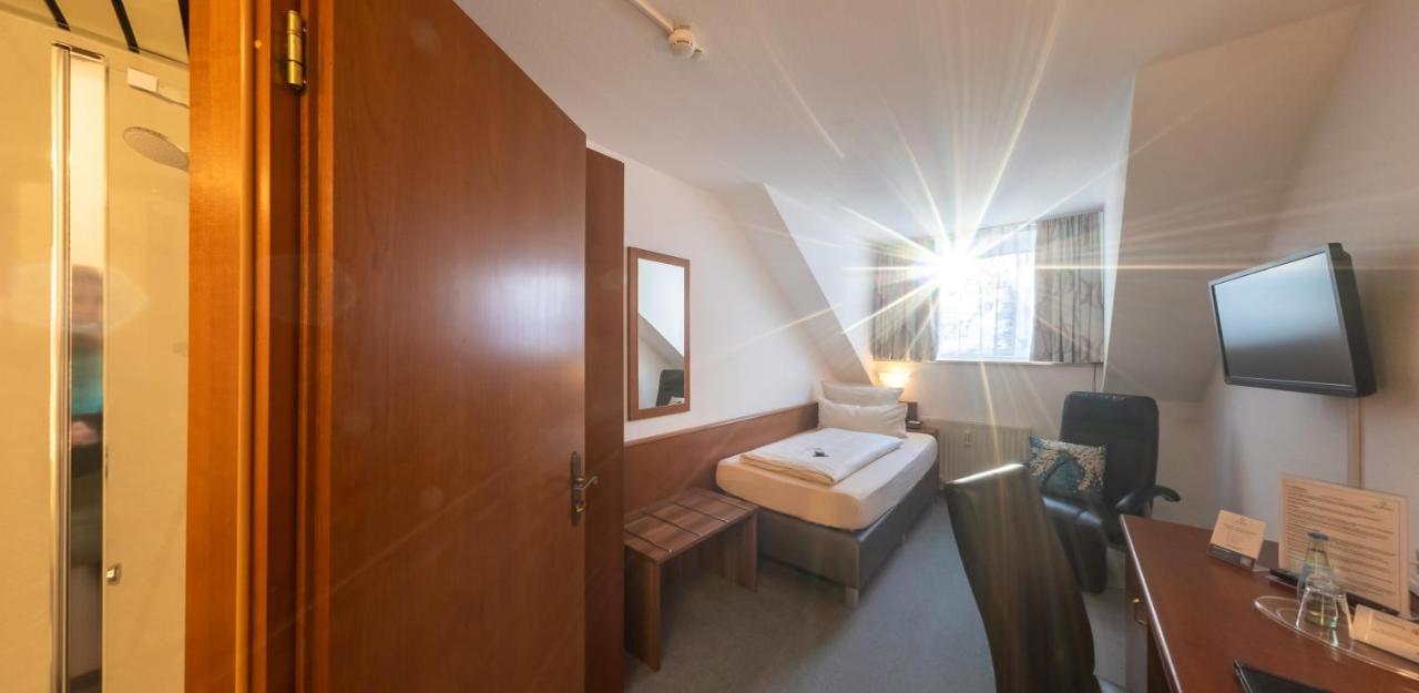 Hotel Loewen Мекенбойрен Екстериор снимка