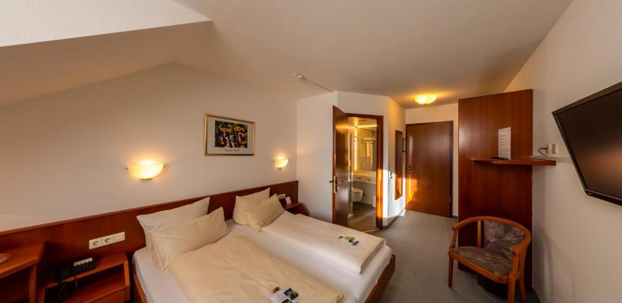 Hotel Loewen Мекенбойрен Екстериор снимка