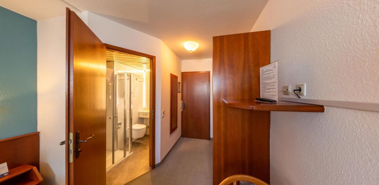 Hotel Loewen Мекенбойрен Екстериор снимка