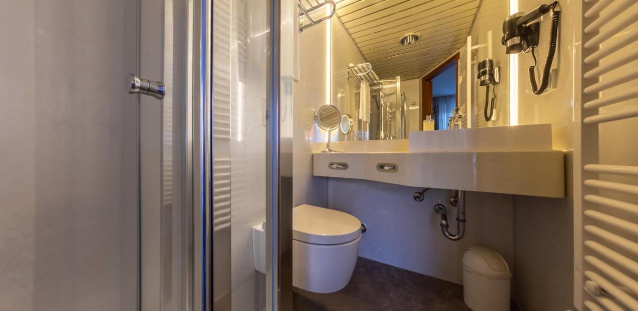 Hotel Loewen Мекенбойрен Екстериор снимка