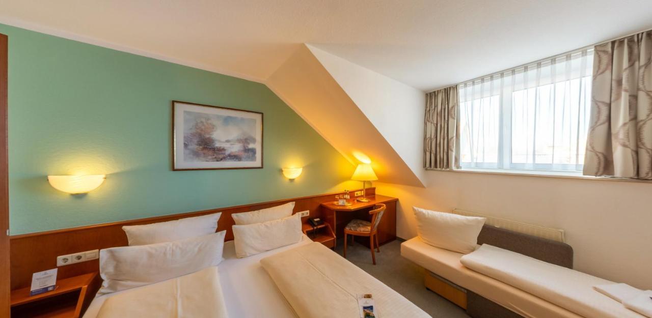 Hotel Loewen Мекенбойрен Екстериор снимка