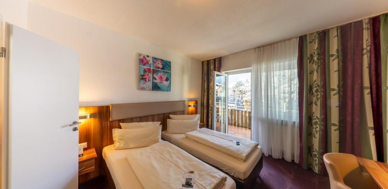 Hotel Loewen Мекенбойрен Екстериор снимка