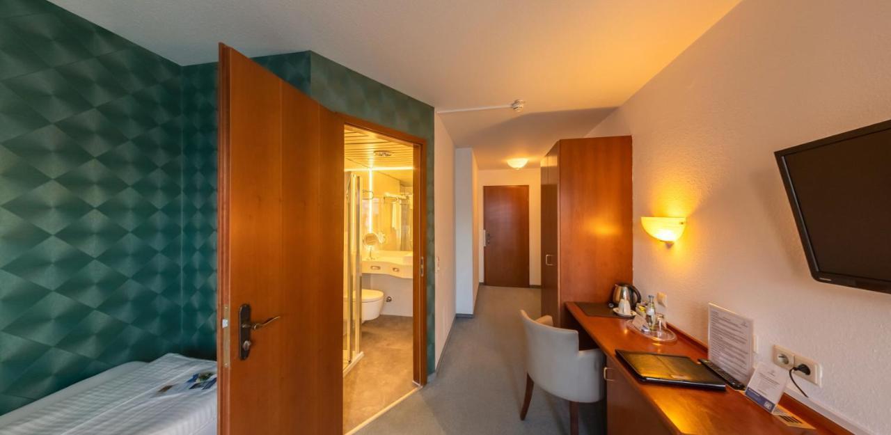 Hotel Loewen Мекенбойрен Екстериор снимка