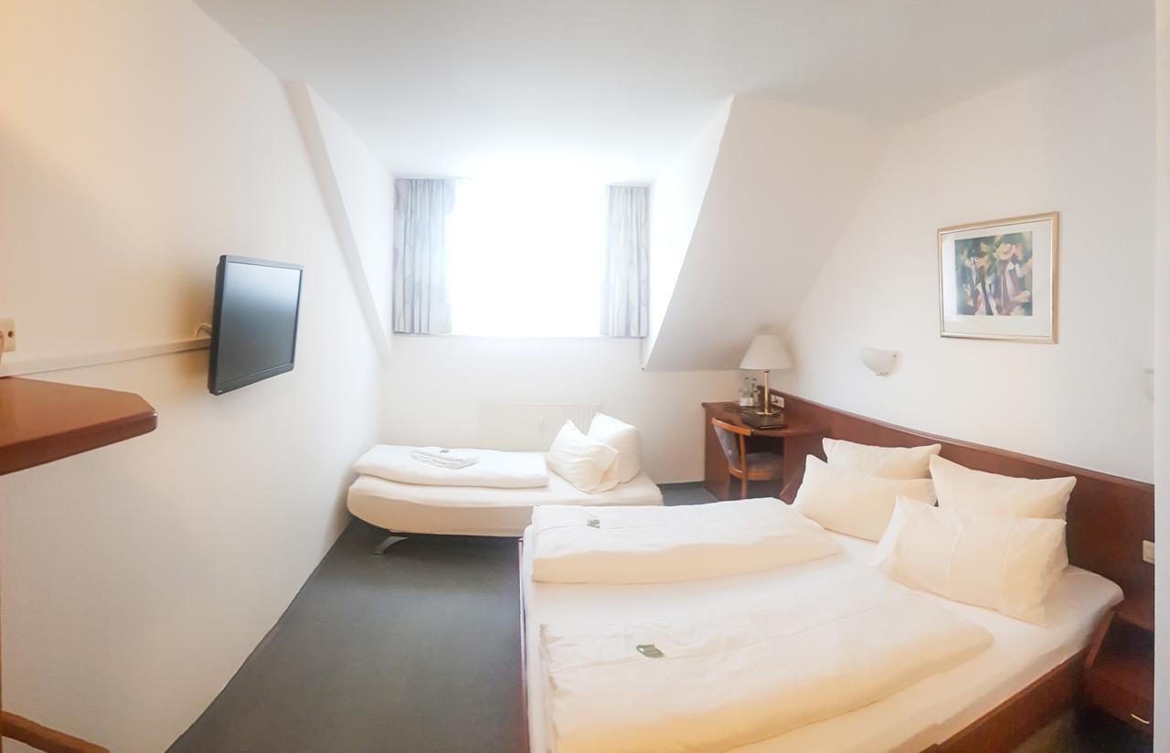 Hotel Loewen Мекенбойрен Екстериор снимка