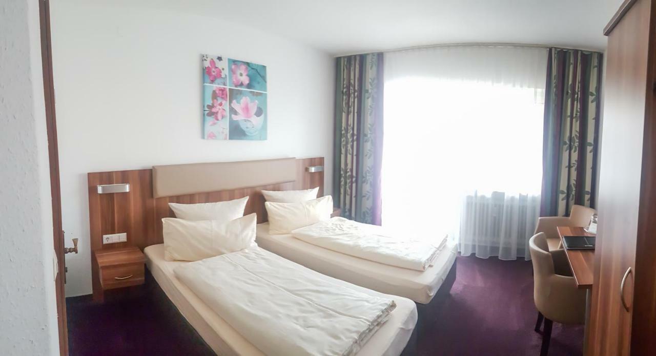 Hotel Loewen Мекенбойрен Екстериор снимка