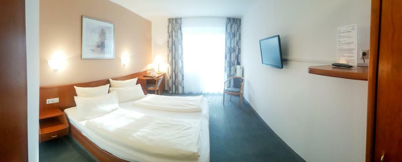 Hotel Loewen Мекенбойрен Екстериор снимка